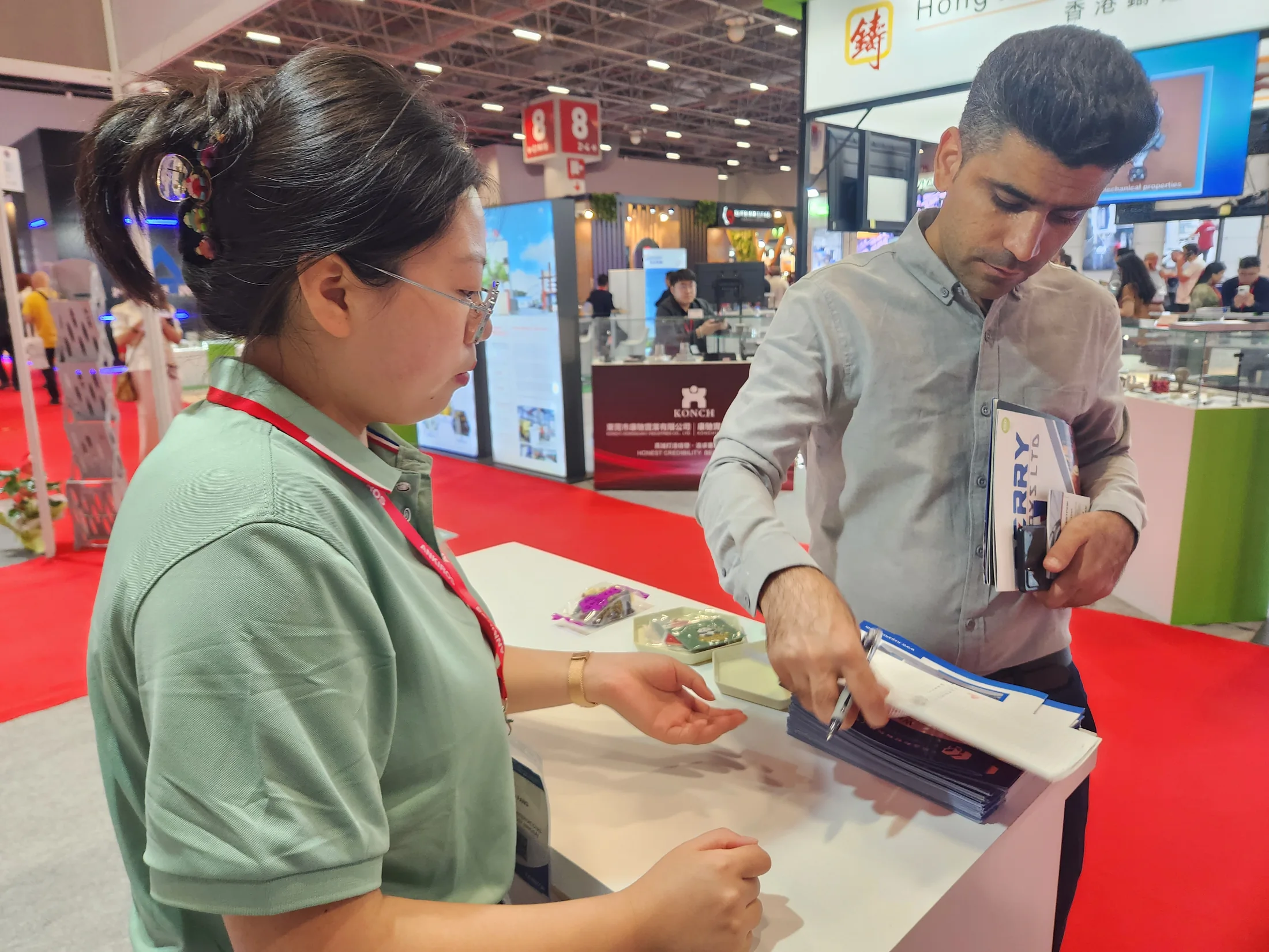 Panson Carbon team at Turkey exhibition booth